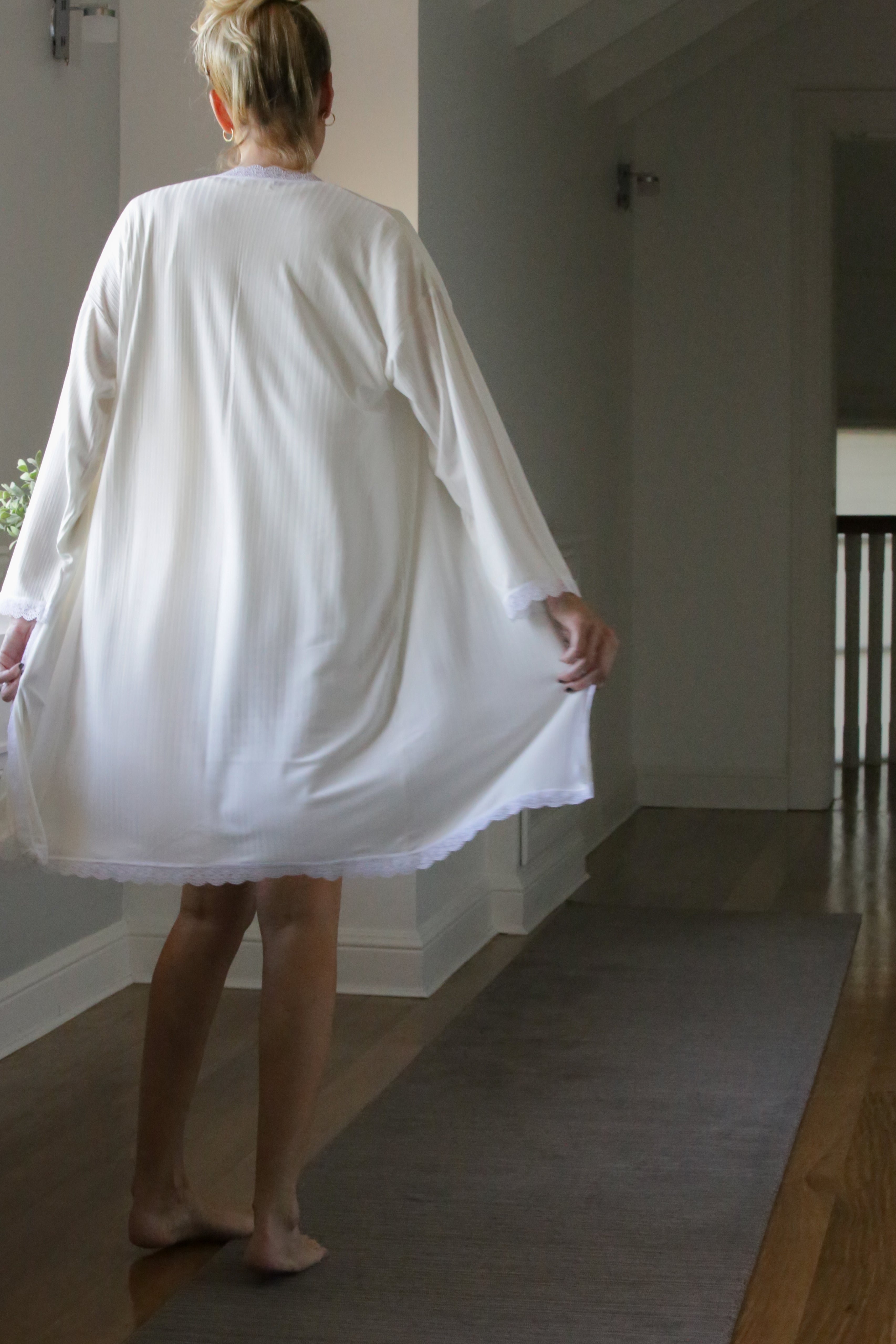 Set (4p) Remera, Short, Camisón y Bata "Essential Pure"