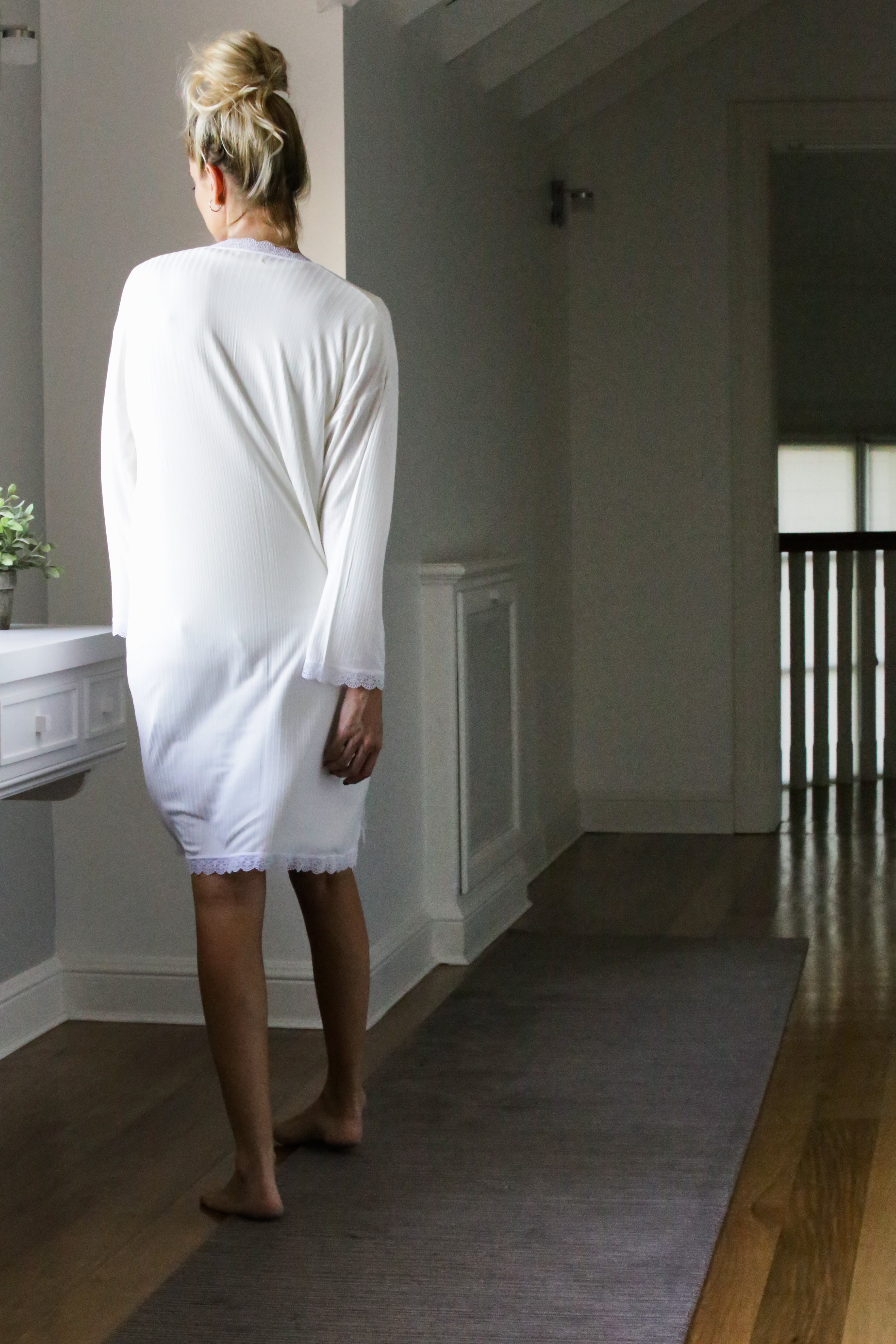 Set (3p) Remera , Short y Bata "Essential Pure"