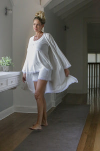 Set (3p) Remera , Short y Bata "Essential Pure"