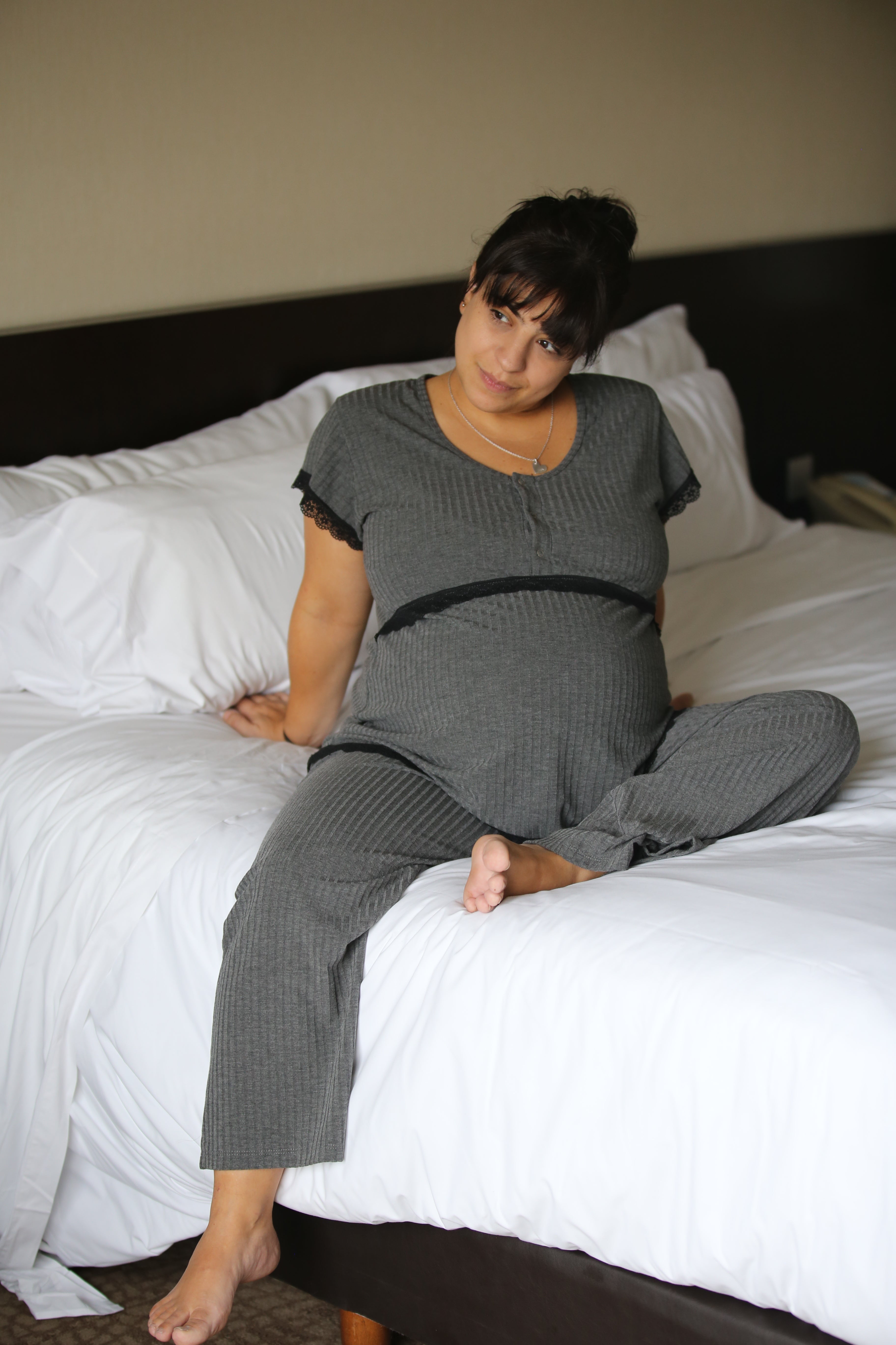 Set (2p) Remera y Pantalón "Essential Dark Gray"