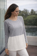 Camiseta gris con blanco